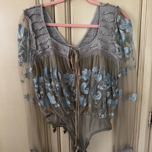 Beautiful embroidered sheer bodysuit by Free People. Sz is small - Picture 1 of 6